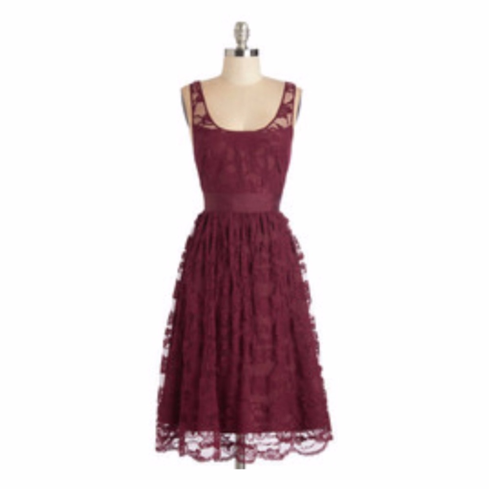 $FINAL$ [4] BB Dakota Burgundy Lace Skater Dress